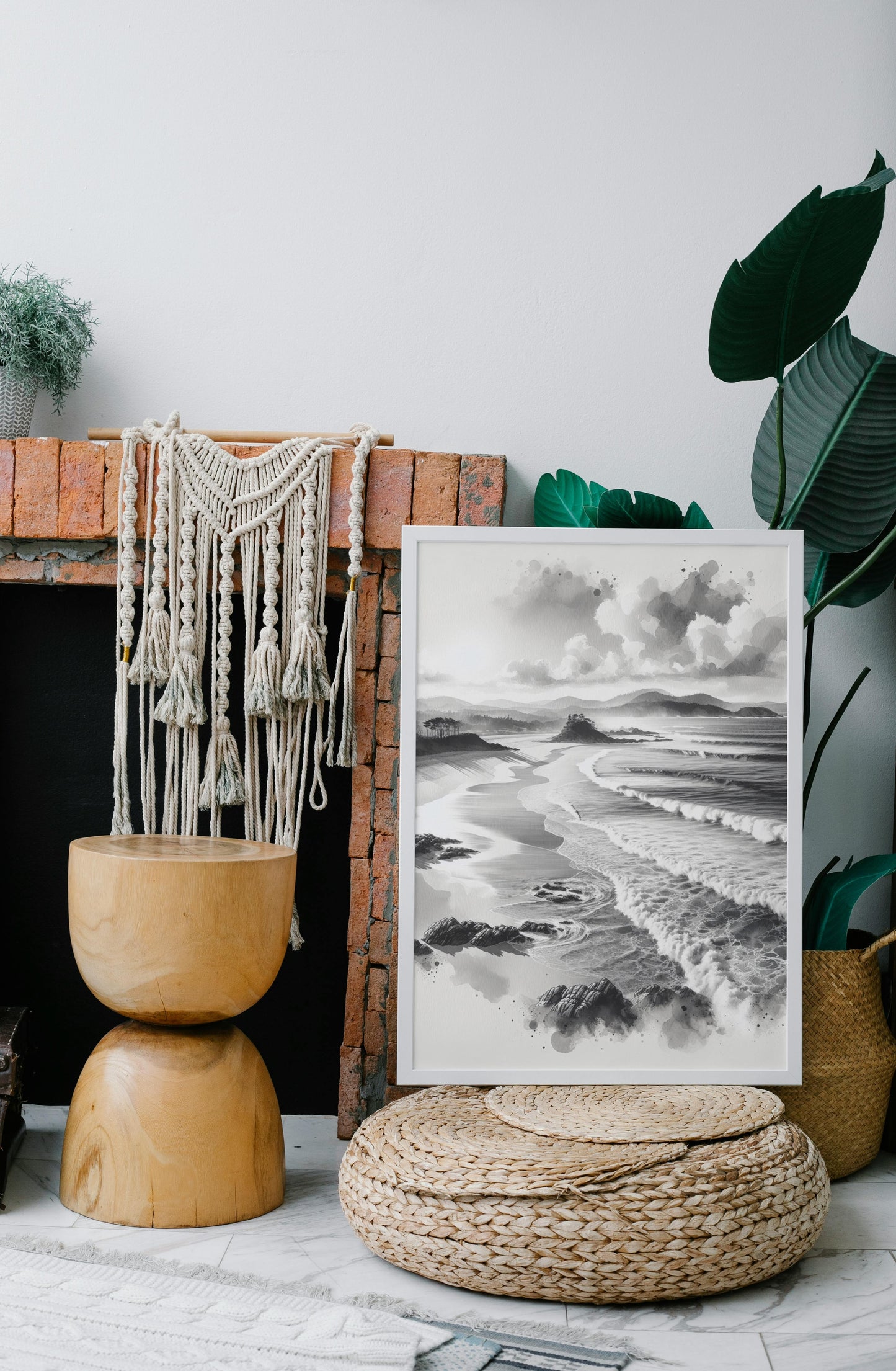 Monochroma Nirantara: Serene Achromatic Seascape