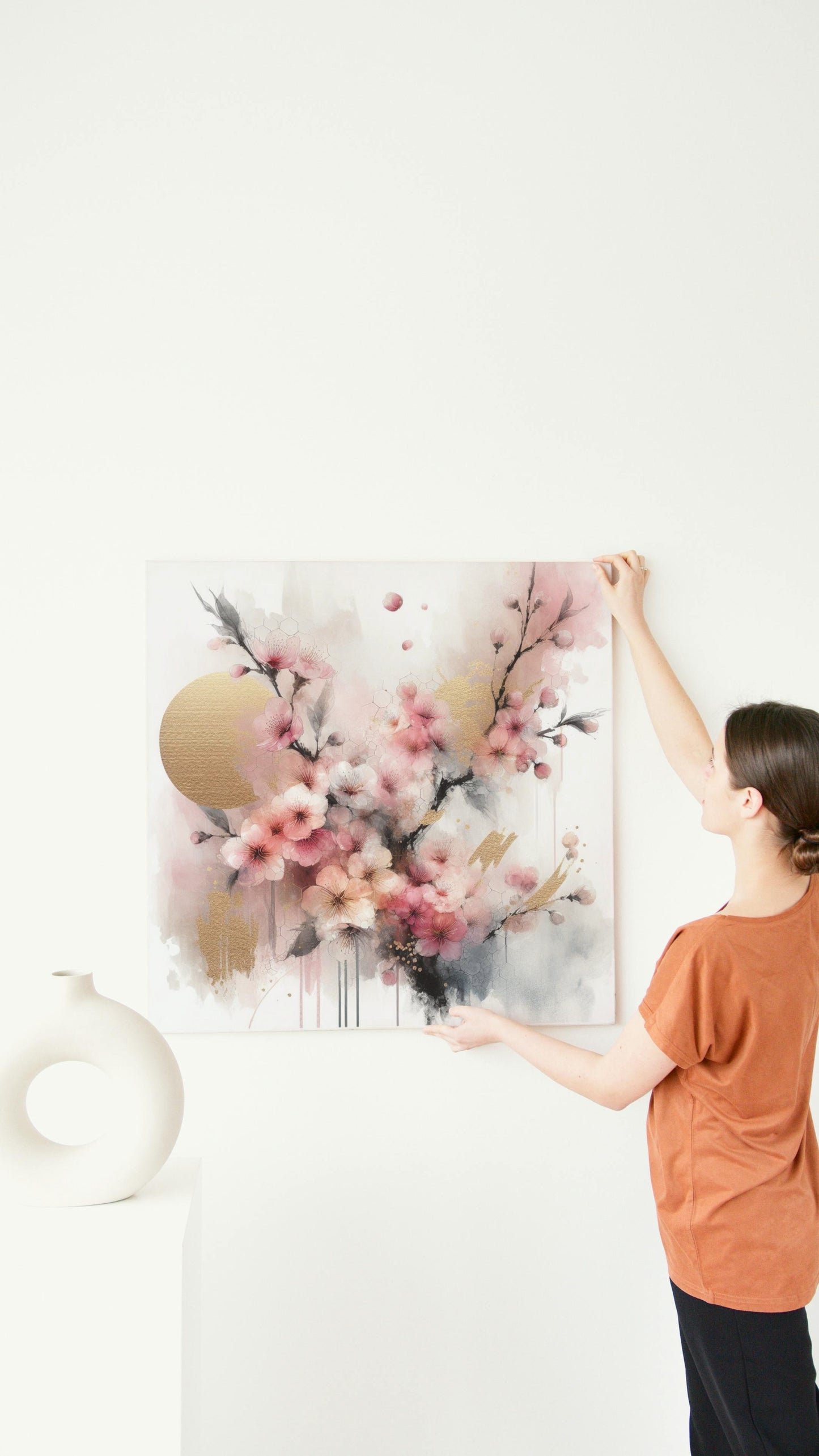 Luminiscenta Sakura: Opulent Japanese Watercolor Art