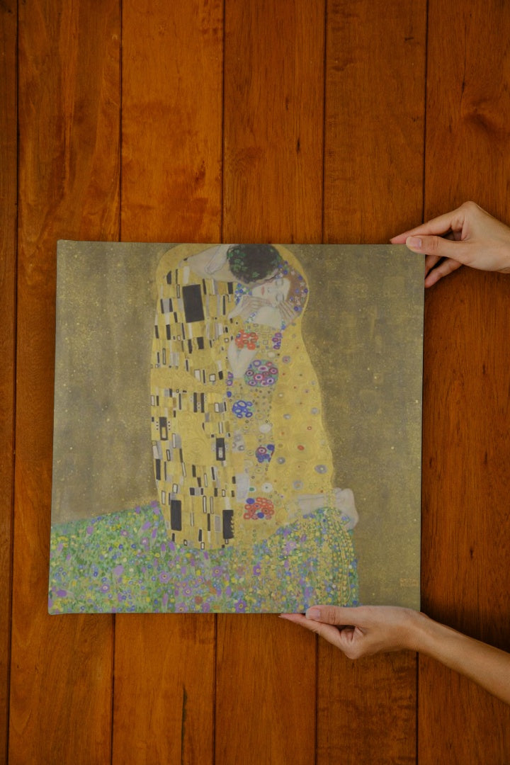 The Kiss by Gustav Klimt Art Nouveau (Modern) Art dated 1908